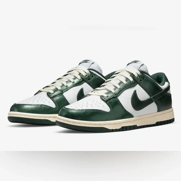 New Women’s Nike Dunk Low Vintage Green DQ8580-100 NWOB - Picture 1 of 7